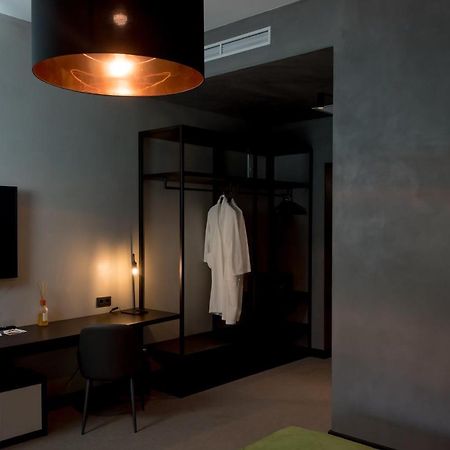 Brik Hotel Odesa Exterior photo