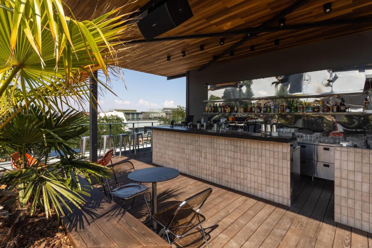 Brik Hotel Odesa Exterior photo