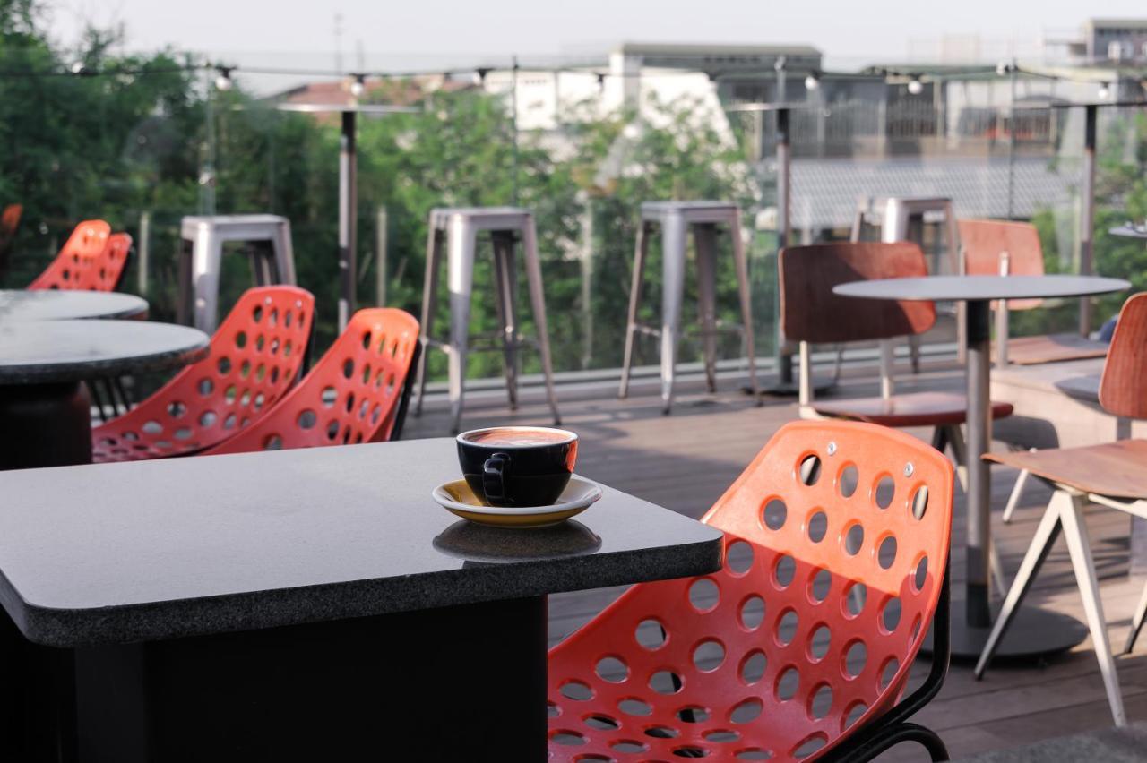 Brik Hotel Odesa Exterior photo